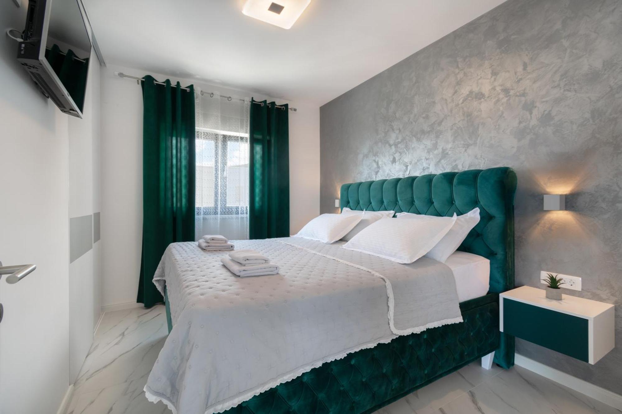Apartamento Lux Penthouse Panoramic View With Jacuzzi Makarska Exterior foto